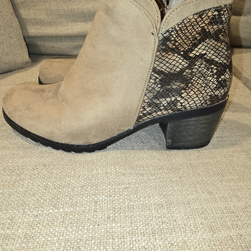 Chic Tan and Black Patterned Ankle Boots